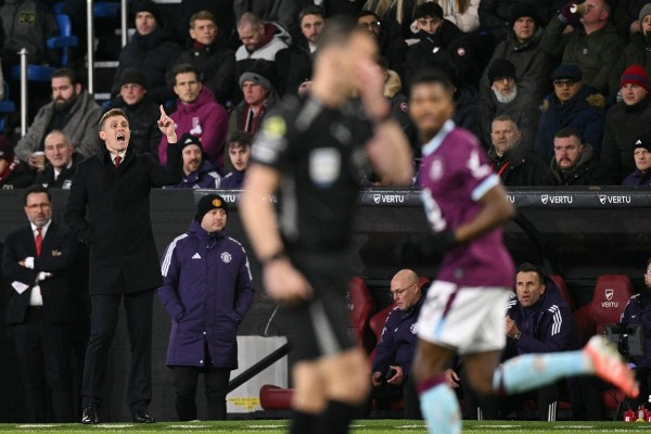 曼聯不勝費查失望：30次射門該夠贏波......