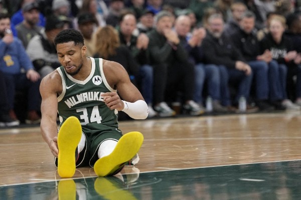 利華士：字母哥要休息4周