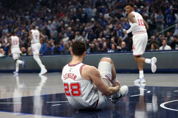 火箭輸波折將 聖官傷足踝