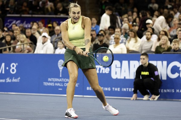 莎芭列卡：跨性別球手進入WTA不公平