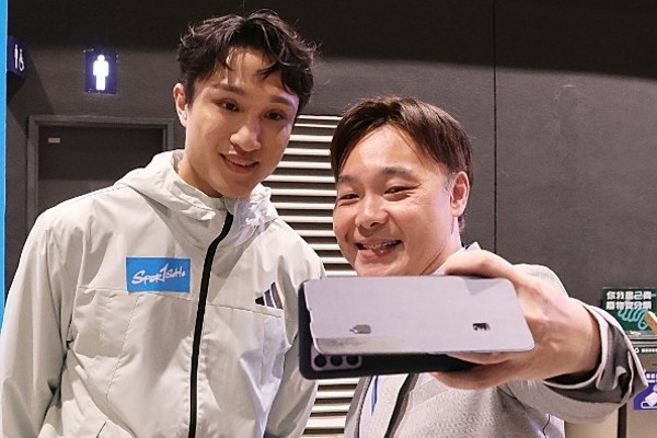 世一蔡俊彥成「景點」。@Now Sports