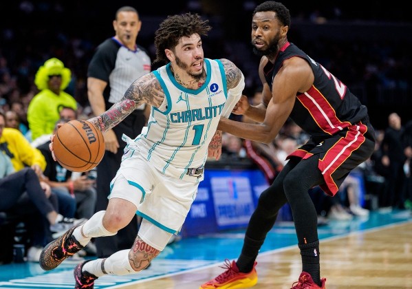 黃蜂加時1分險勝 熱火附加賽畢業